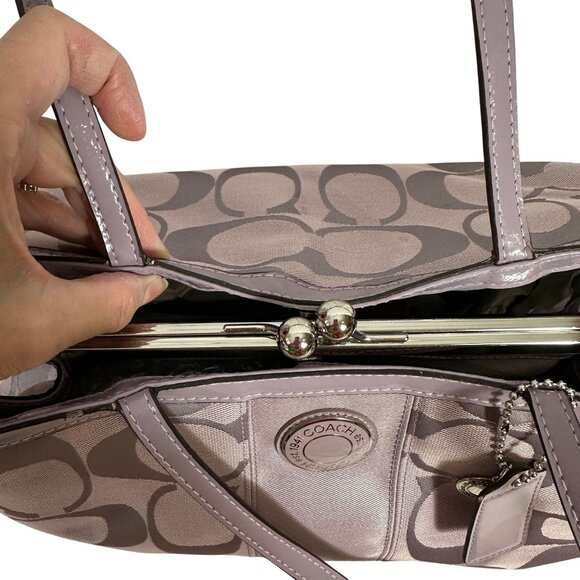 Coach Signature C KISS LOCK Shoulder Bag Lavender Purple F19190 - Picture 2 of 15